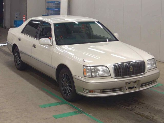 1995 Toyota Crown Majesta Japan auction vehicle