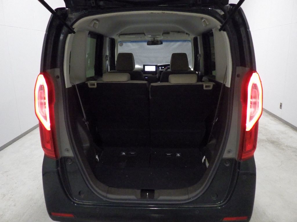 2021 Honda N-BOX L auction photo 8