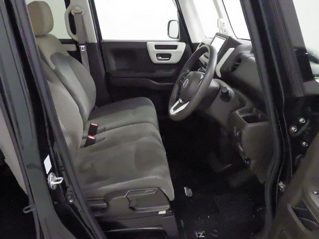 2021 Honda N-BOX L auction photo 6