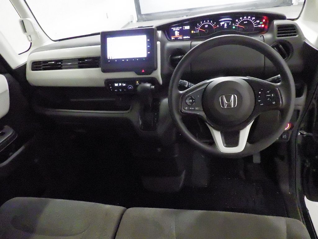2021 Honda N-BOX L auction photo 3