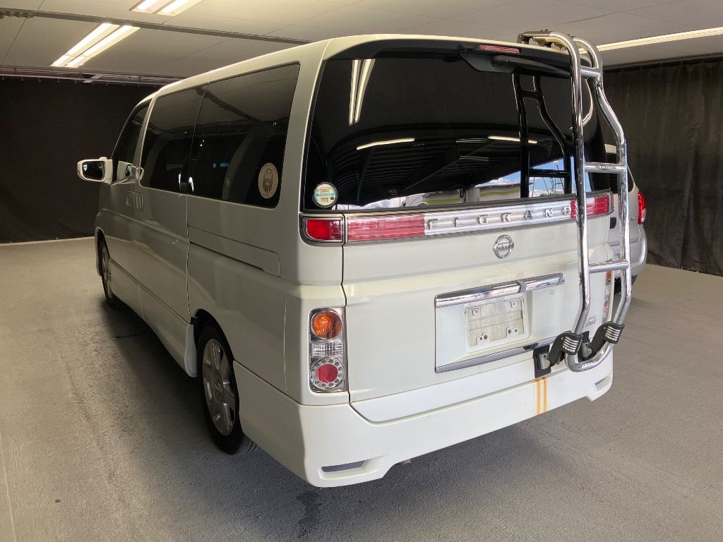 2009 Nissan Elgrand 250HWS auction photo 2