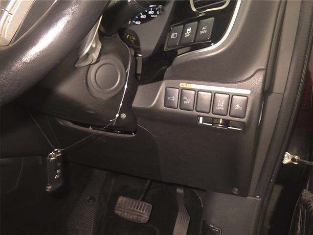 2016 Mitsubishi Outlander 4WD PHEV Gナビパッケージ auction photo 8