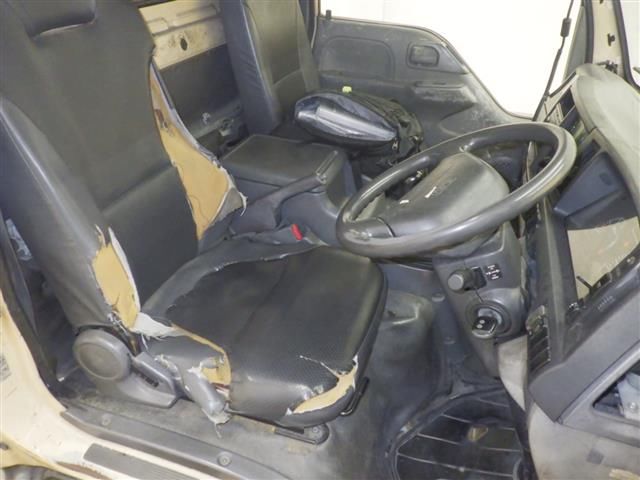2011 Isuzu Elf 冷蔵・冷凍車 auction photo 6