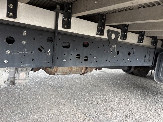 2017 Hino Ranger Aluminum Van PG. Wide auction photo 11