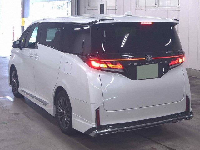 2025 Toyota Vellfire Z Premier auction photo 2