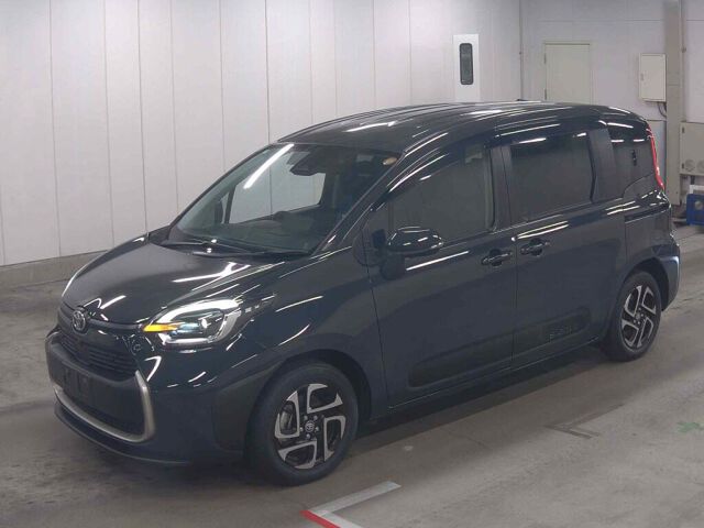 2025 Toyota Sienta ハイブリッドZ auction photo 4