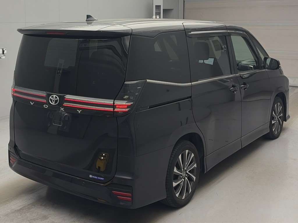 2023 Toyota Voxy S-Z auction photo 2