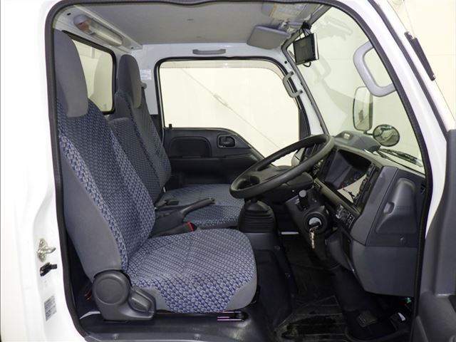 2021 Isuzu Elf Van auction photo 6