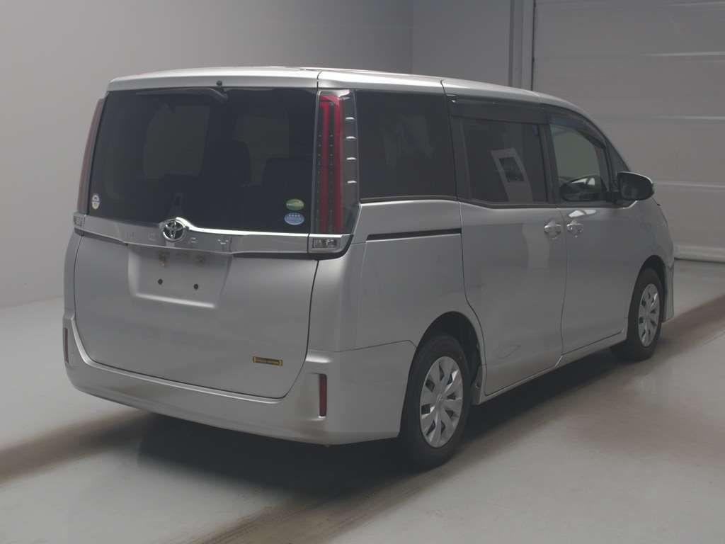 2019 Toyota Noah X auction photo 2