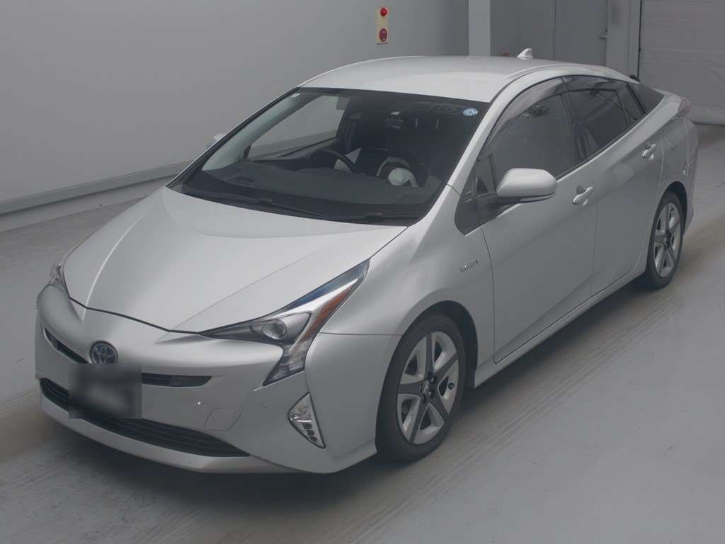 Japan Auction Vehicles 4 2016 Toyota Prius A Touring Selection auction photo