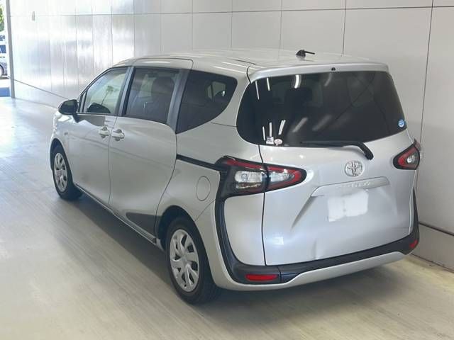2015 Toyota Sienta G auction photo 3