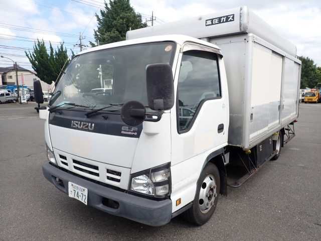 Japan Auction Vehicles 12 2005 Isuzu Elf 3.0t ボトルカー auction photo