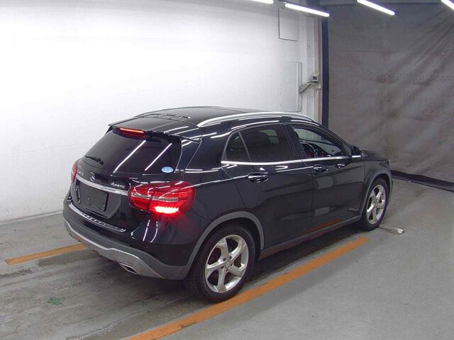 2017 Mercedes-Benz GLA-Class GLA220 4MATIC 4WD auction photo 5