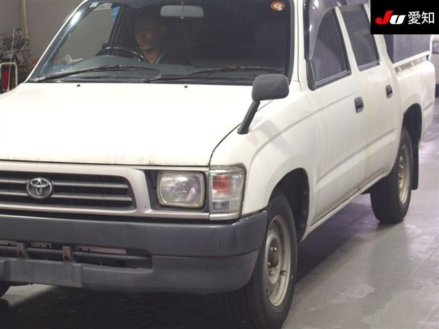 1998 Toyota Hilux DX auction photo 7