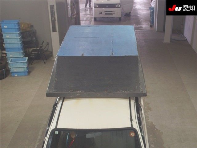 1998 Toyota Hilux DX auction photo 9