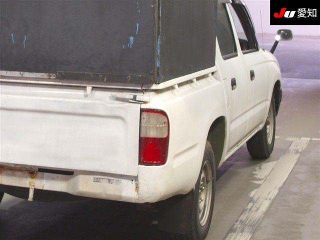 1998 Toyota Hilux DX auction photo 8