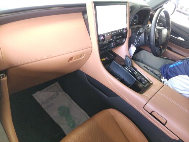 2025 Toyota Vellfire Z Premier auction photo 3