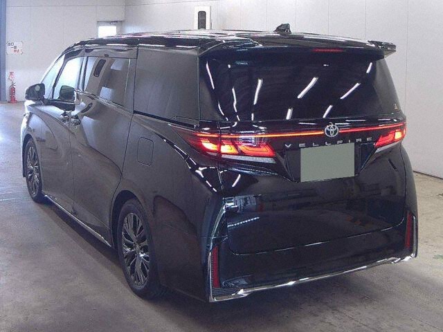 2025 Toyota Vellfire Z Premier auction photo 2
