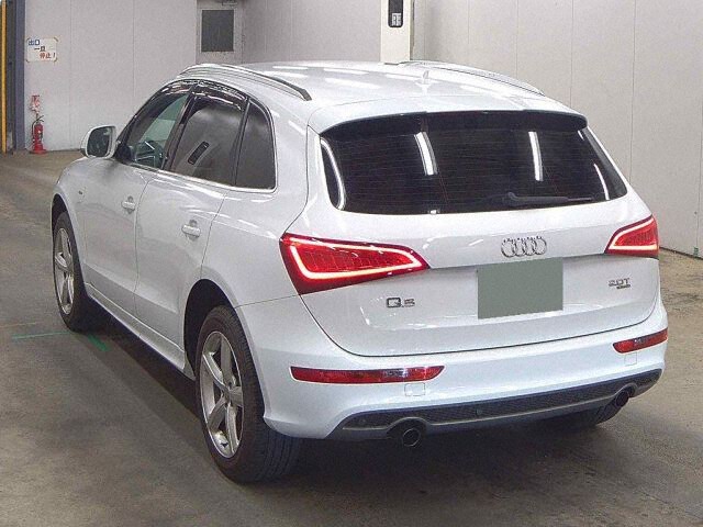2014 Audi Q5 2.0TFSIクワトSライ 4WD auction photo 2