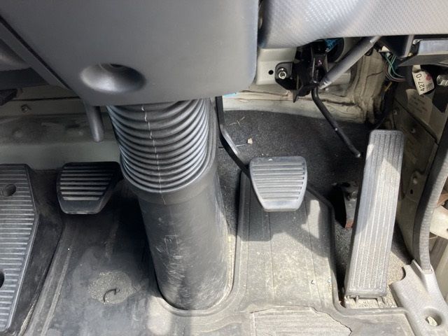 2012 Isuzu Forward アルミウイング auction photo 4