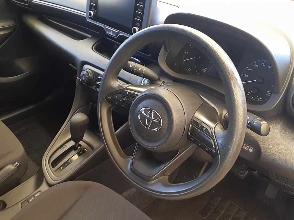 2022 Toyota Yaris X auction photo 9