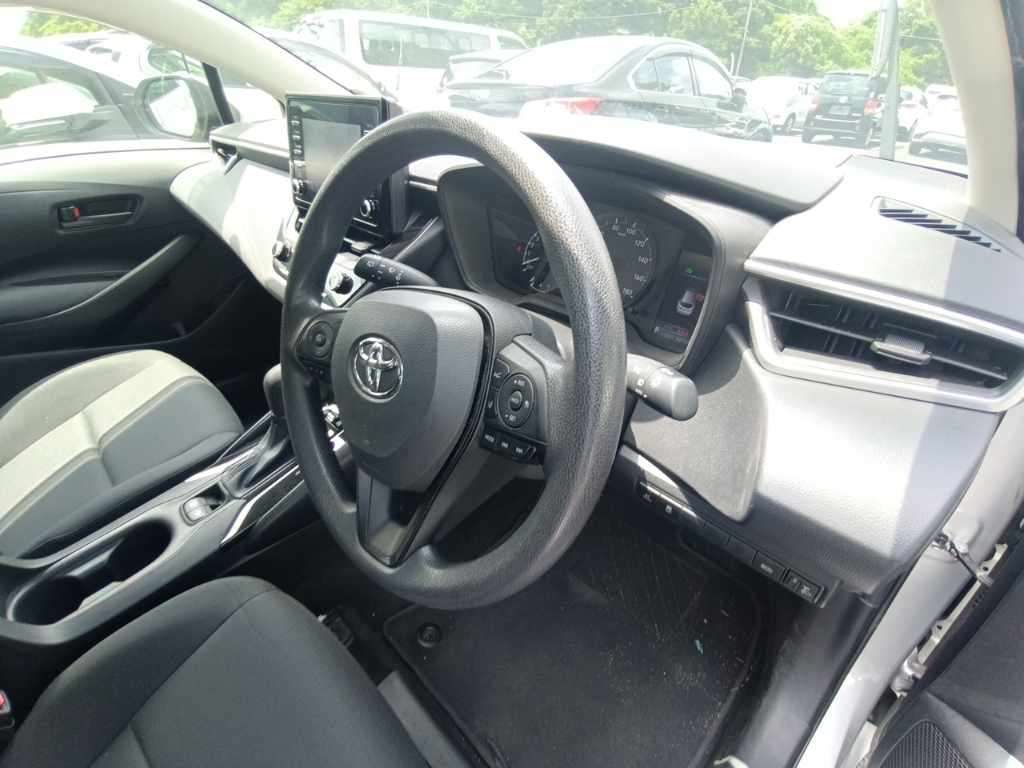 2022 Toyota Corolla Touring ハイブリッド G-X auction photo 9