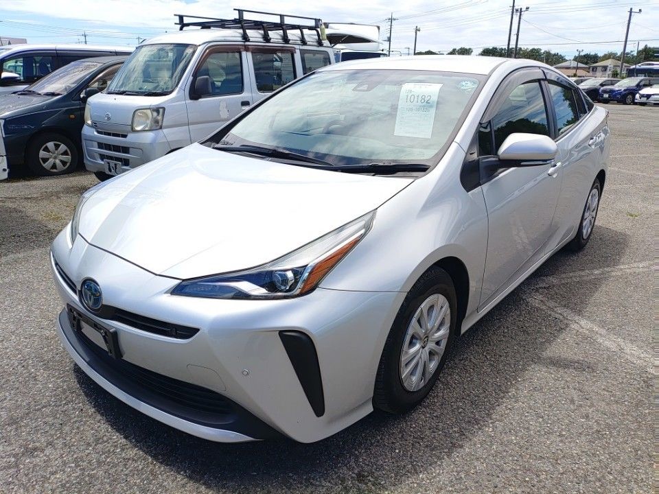 Japan Auction Vehicles 24 2021 Toyota Prius auction photo