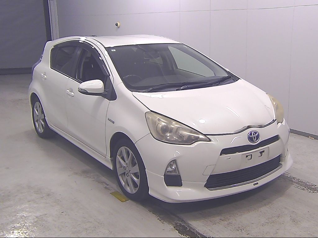 2013 Toyota Aqua G Japan auction vehicle