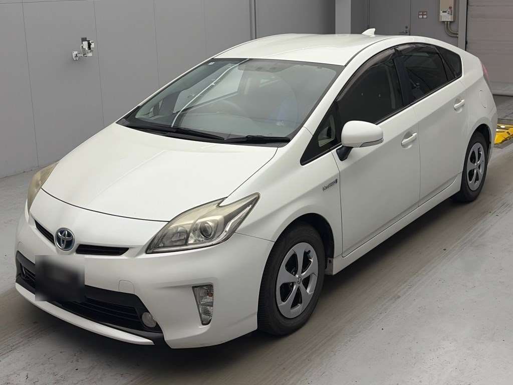 Japan Auction Vehicles 4 2014 Toyota Prius S auction photo