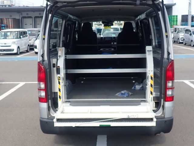 2021 Toyota Hiace DX auction photo 3
