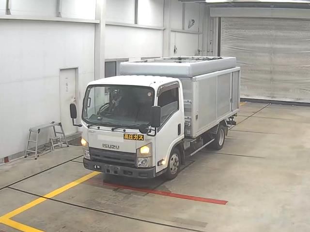 Japan Auction Vehicles 10 2014 Isuzu Elf Bottle car auction photo