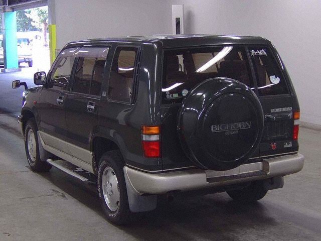 1992 Isuzu ビッグホーン 4WD auction photo 2