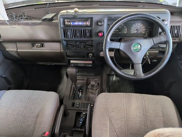 1992 Isuzu ビッグホーン 4WD auction photo 3