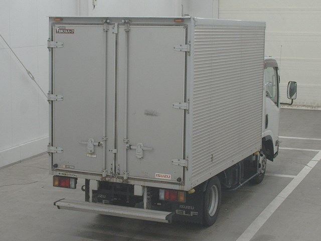 2016 Isuzu Elf バン auction photo 2