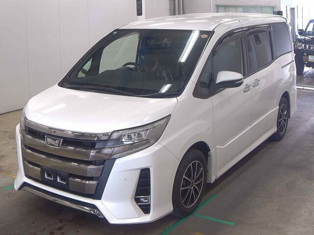 2019 Toyota Noah SI WXB 2 auction photo 4