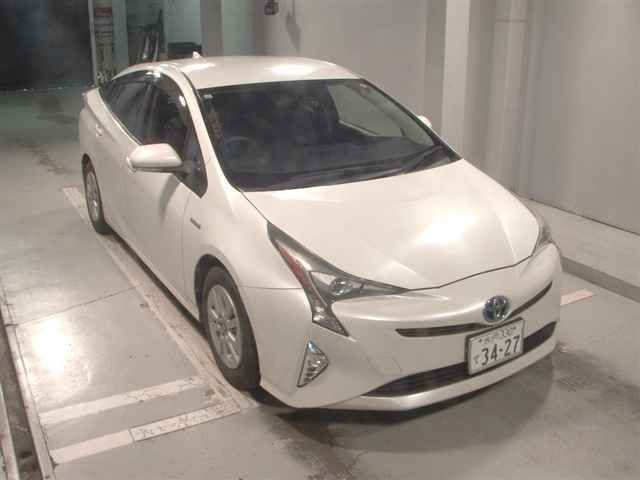 2015 Toyota Prius S Japan auction vehicle
