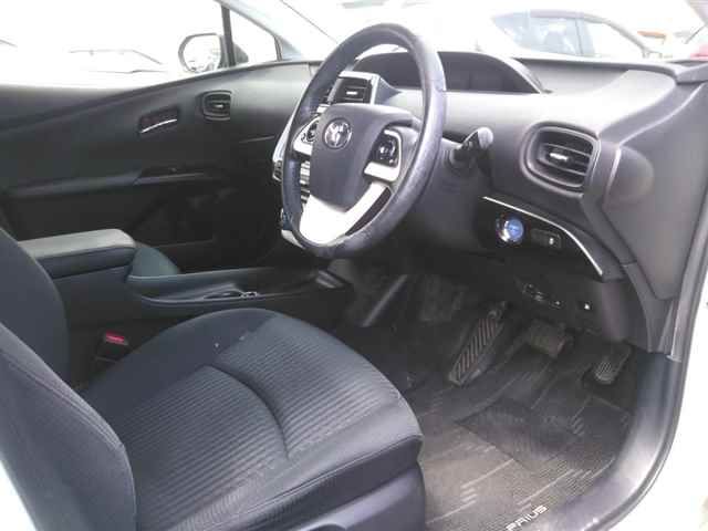 2015 Toyota Prius S auction photo 3