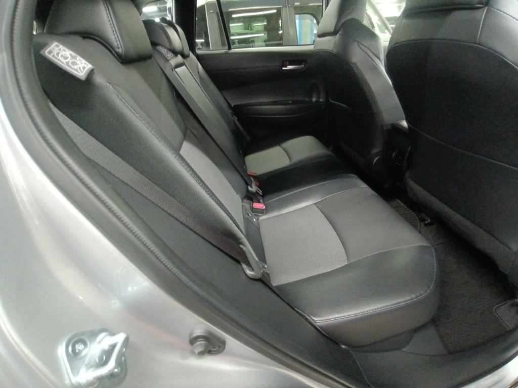 2021 Toyota Corolla Cross ハイブリッド Z 4WD auction photo 12
