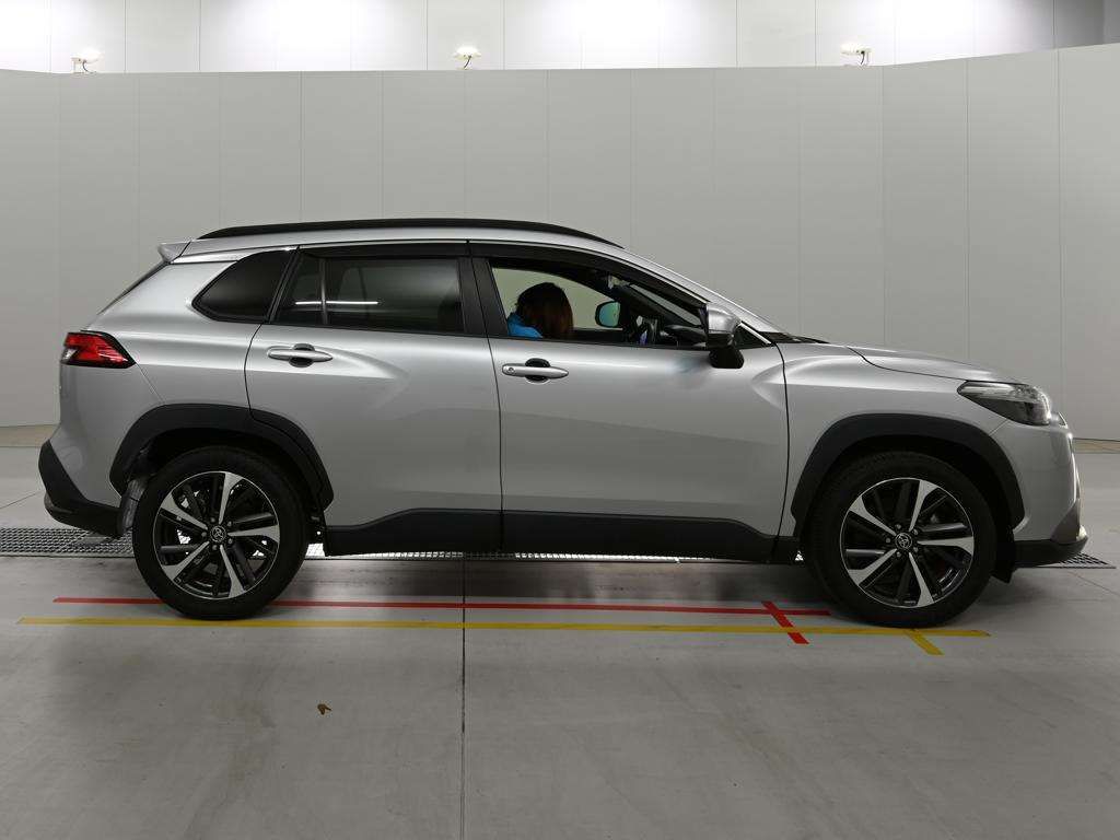 2021 Toyota Corolla Cross ハイブリッド Z 4WD auction photo 3