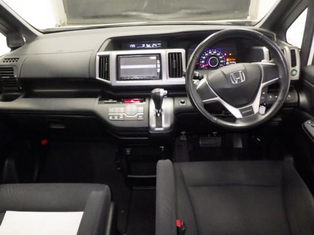 2012 Honda Stepwgn S auction photo 3