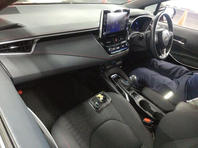 2022 Toyota Corolla Sport ハイブリッドG Z auction photo 3