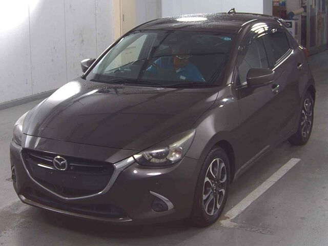 2018 Mazda Demio XDツーリング auction photo 4