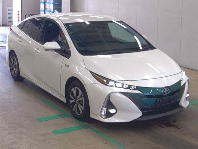 2018 Toyota Prius PHEV Aユーティリティプラス Japan auction vehicle