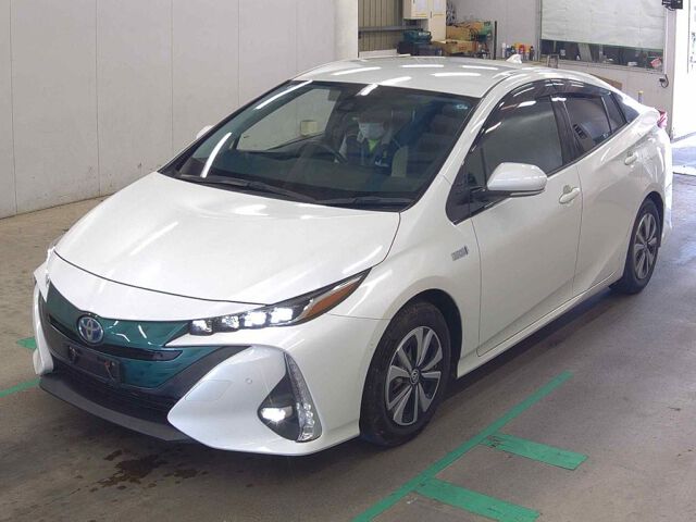 2018 Toyota Prius PHEV Aユーティリティプラス auction photo 4