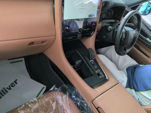 2025 Toyota Vellfire Z Premier auction photo 3