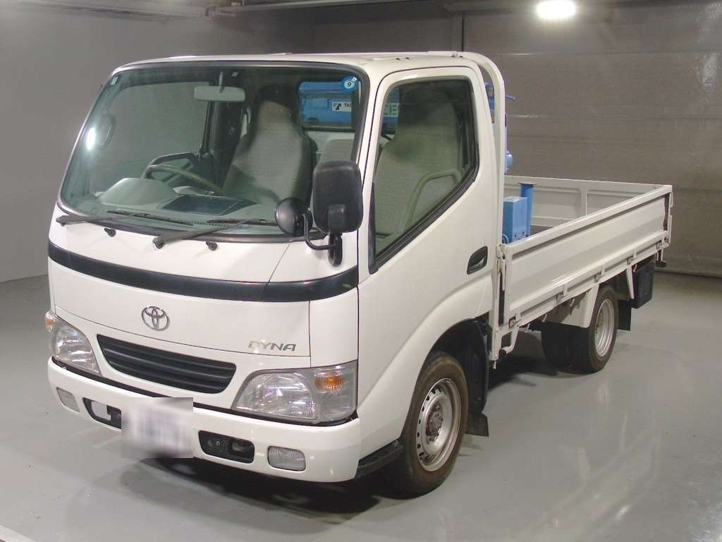 Japan Auction Vehicles 4 2003 Toyota Dyna 1.4トン ヒラボディー auction photo