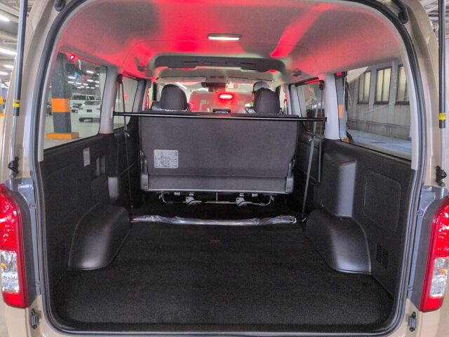 2026 Toyota Hiace ロングWスーパーGL 4WD auction photo 3