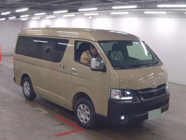 Japan Auction Vehicles 8 2026 Toyota Hiace ロングWスーパーGL 4WD auction photo