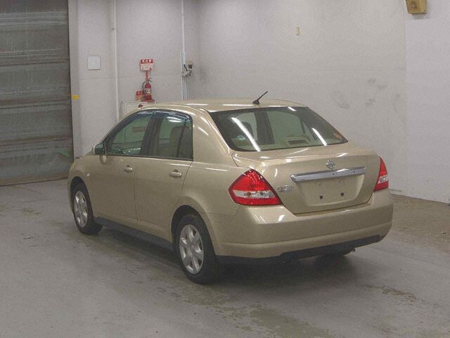 2012 Nissan ティーダラティオ 15M auction photo 2