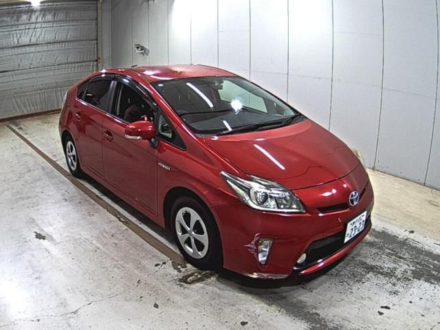 2015 Toyota Prius S Japan auction vehicle